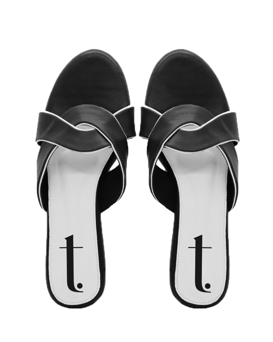 B/W INFINITY FLATS